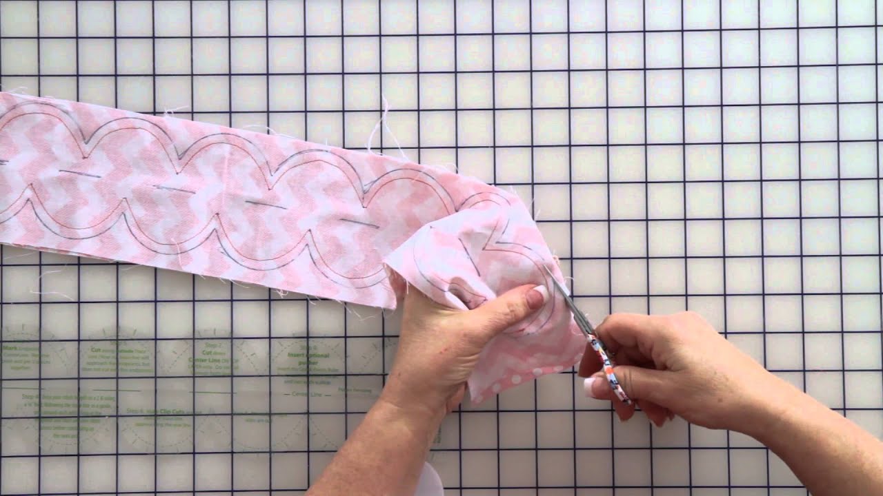 Quick Points Scallop Ruler Demonstration - Fat Quarter Shop - YouTube