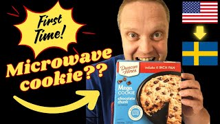 First time! Swedes try Duncan Hines MEGA cookie in the microwave!!