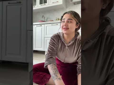 melekazad relaxed while eating food in the kitchen #melekazad #melek #azad #live #viral #kitchen