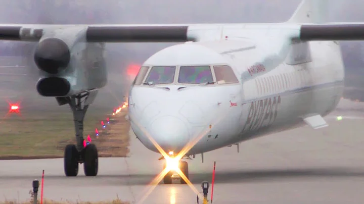 Air Canada Express Dash-8 Q400 Close-Up Takeoff