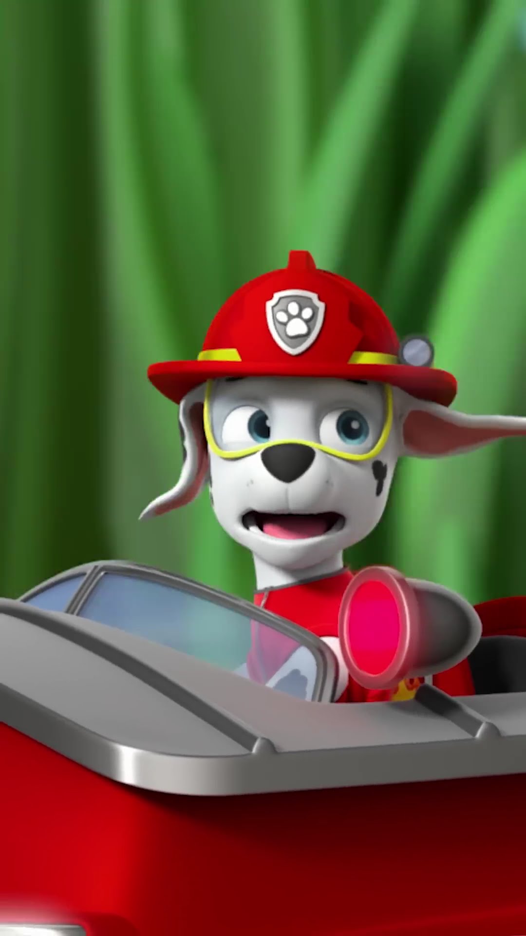 PAW Patrol | ¡Marshall se hace pequeño con el rayo encogedor de Ryder y Rocky! #Shorts