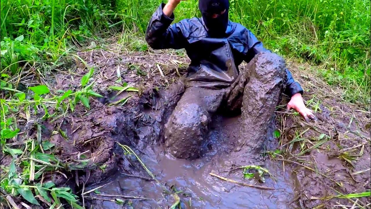 Грязные мужские разговоры. Сапоги в болоте. В болотных сапогах по болотам.