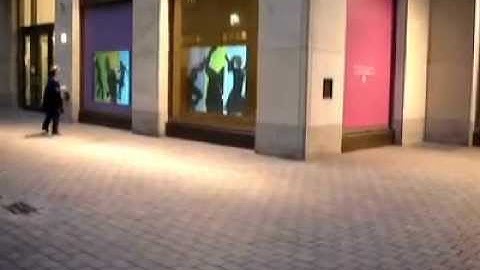 Apple Store - Gesture Based Window Projection