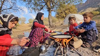 "Traditional nomadic cooking: the art of baking bread and breakfast by women"