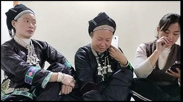 Hát Nùng, Gái Pô chông có 2 cô giáo hát 