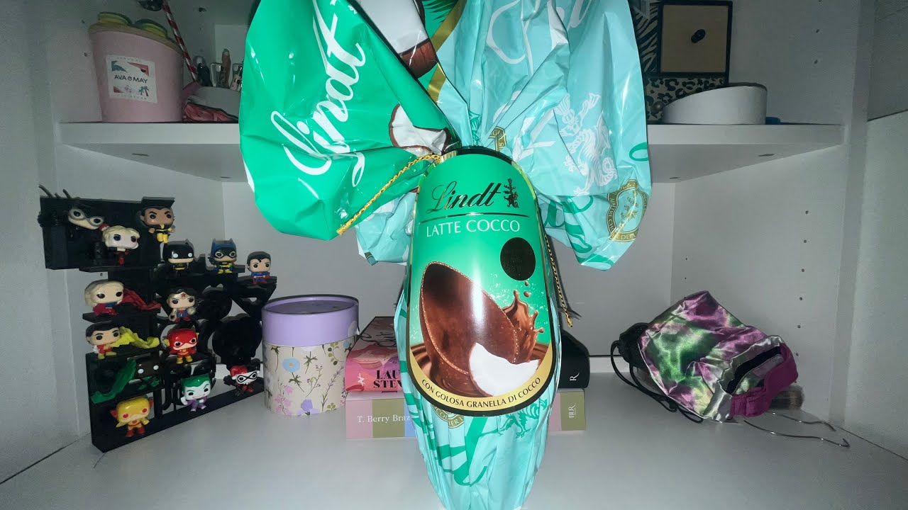 Apriamo l uovo di Pasqua Lindt cioccolato e cocco