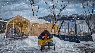 Роскошный одиночный кемпинг с использованием надувной палатки размера XXL даже в сильный снегопад.