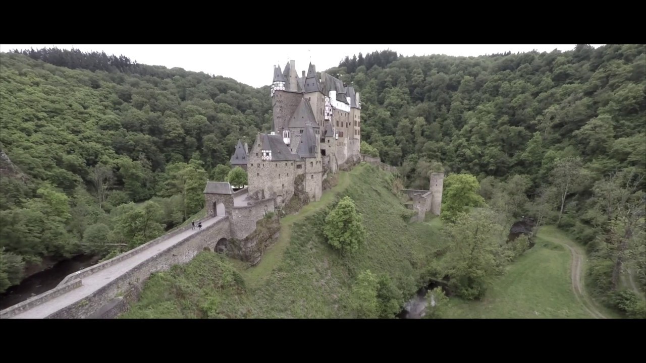 Watch Sjaak - Alles (Prod. Diaz) on YouTube Watch Sjaak - Alles (Prod. Diaz) on YouTube