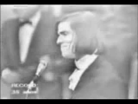 Ronnie Von cantando "A Praça" - 1967
