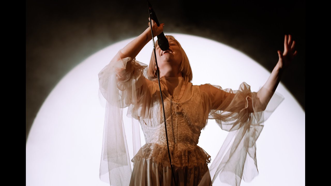 *STROBE LIGHTS WARNING* AURORA Live with Metteson at Birmingham Town Hall - 4K (27/03/22)