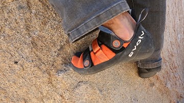 Climbing Movement: 10. Edging for Feet | Climbing Tech Tips