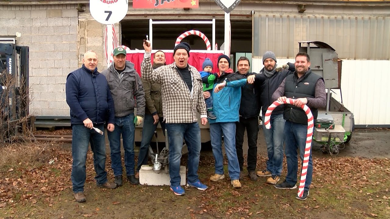 Dieburger Haxnknacker bauen Motivwagen