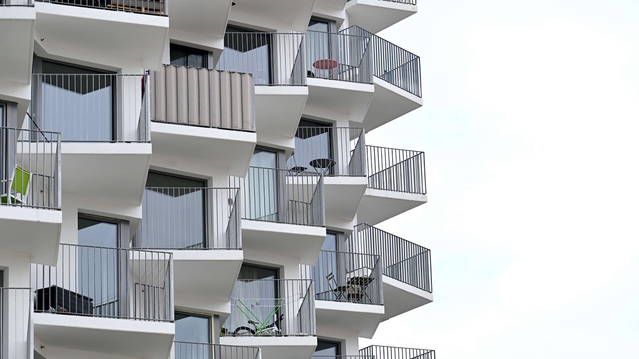 Presseclub: Drei Zimmer, Küche, Bad – Wie wird Wohnen wieder bezahlbar? | 08.02.26