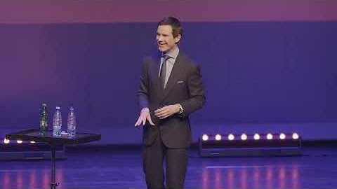 Jimmy Carr Silences Disruptive Heckler! | Jimmy Carr Crowd Work