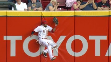 MIL@CIN: Hamilton makes leaping catch against wall