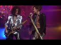 Steven tyler pisses off joe perry on stage