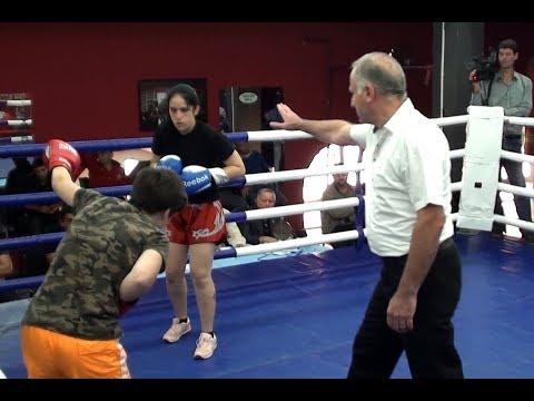 Девушка красиво вырубила/The girl beautifully cut down.boxing.გოგონების ჩხუბი