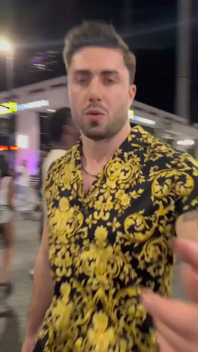 👀