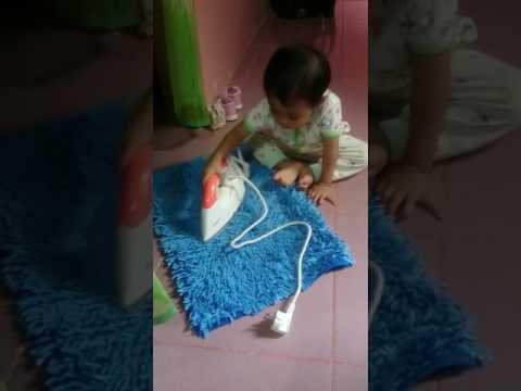  Anak  Kecil  Belajar setrika baju  YouTube