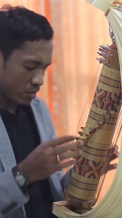Flobamora #sasando by Natalino Mella #tubeharp #indonesiaharp #kupang #ntt
