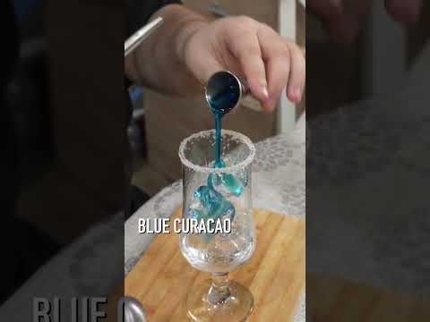 Коктейль Голубая лагуна🍹#рецепты #коктейль #голубаялагуна #bluecuracao #orange