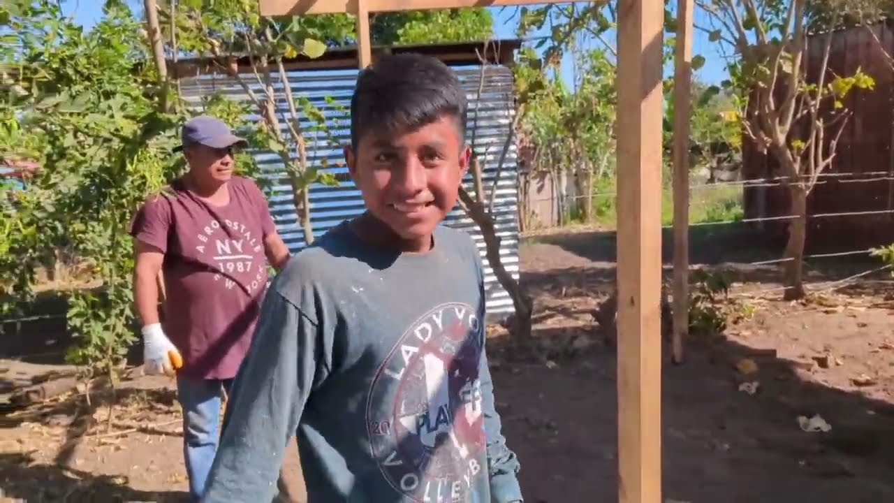 Día 4 y 5 | Construyendo una NUEVA CASA a Don Nicolas. Vivía entre laminas viejas y plástico 