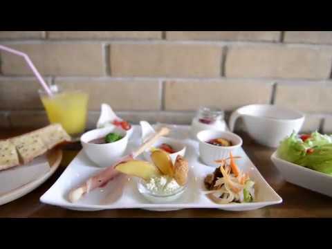 【果実酒酒場 borracho】ちょっとずつ色々食べられる　9種のプレートランチ