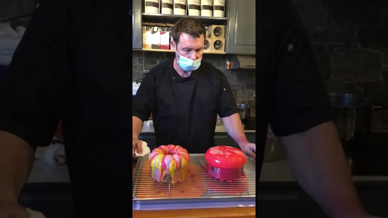 Low carb keto cake decoration