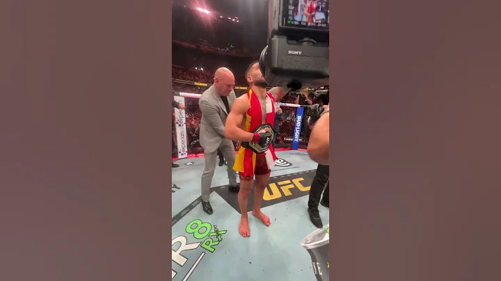 Ilia Topuria is your NEW LIGHTWEIGHT CHAMPION 📣 #ufc317