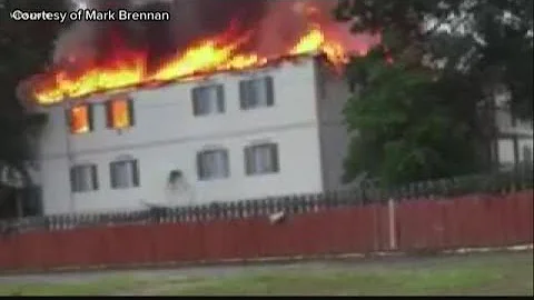 Apartment fire displaces twenty people