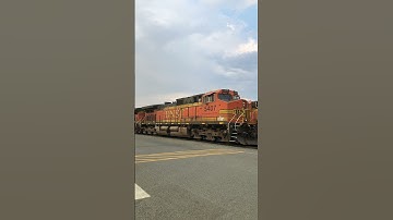 BNSF GE C44-9W #5407 Idles at Interbay (Balmer) Yard in Seattle