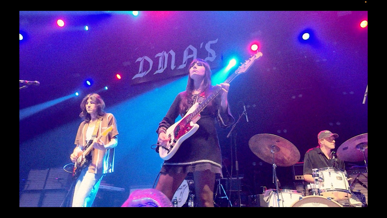 Mira Salarymen - Surrender - Live in Manchester en YouTube Mira Salarymen - Surrender - Live in Manchester en YouTube