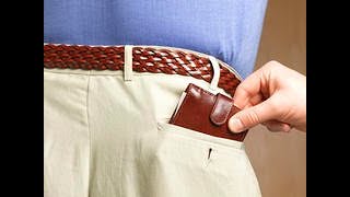 Police issue warning of pickpocketing in River North