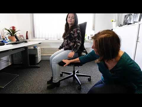 Arbeitsplatz ergonomisch einrichten - das 6. Video der Reihe "Gesund am Arbeitsplatz" - YouTube