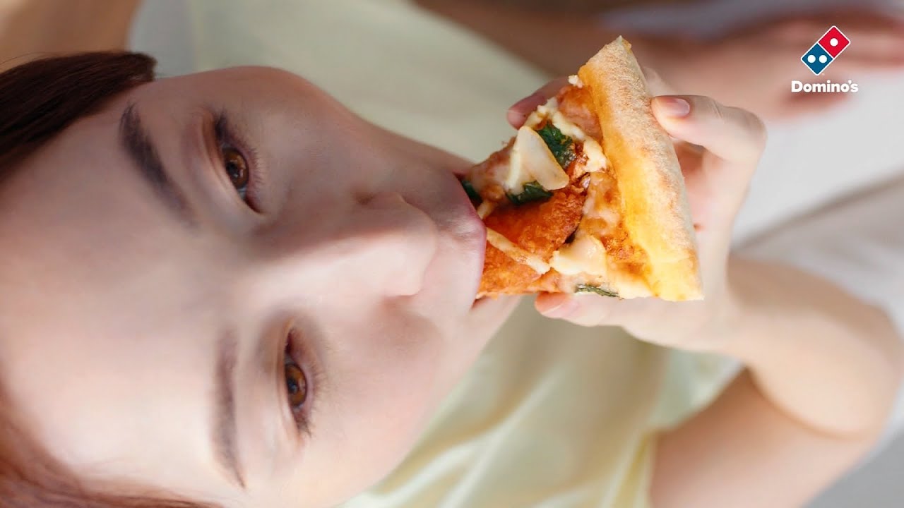 Domino's Pizza 夏のサクサクサマー CM 「新登場」篇 15秒 - YouTube