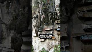 Sıradışı Cenaze Töreni Asılı Tabutlar