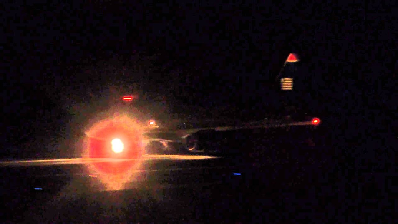 US Airways Airbus A320-232 [N677AW] landing in PDX