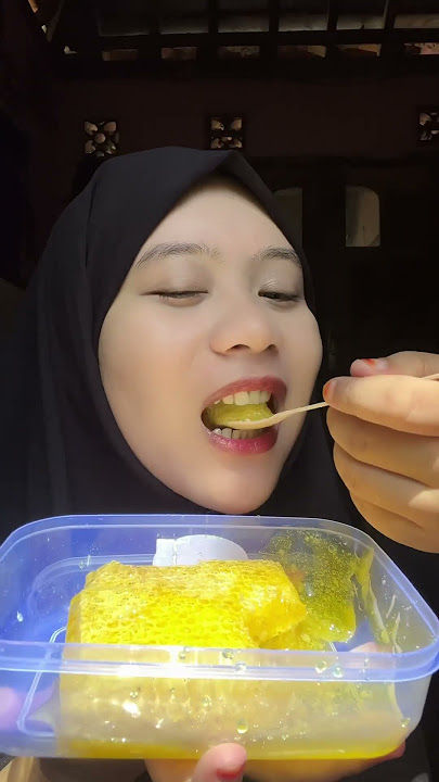 MAKAN MADU LANGSUNG DI SARANGNYA