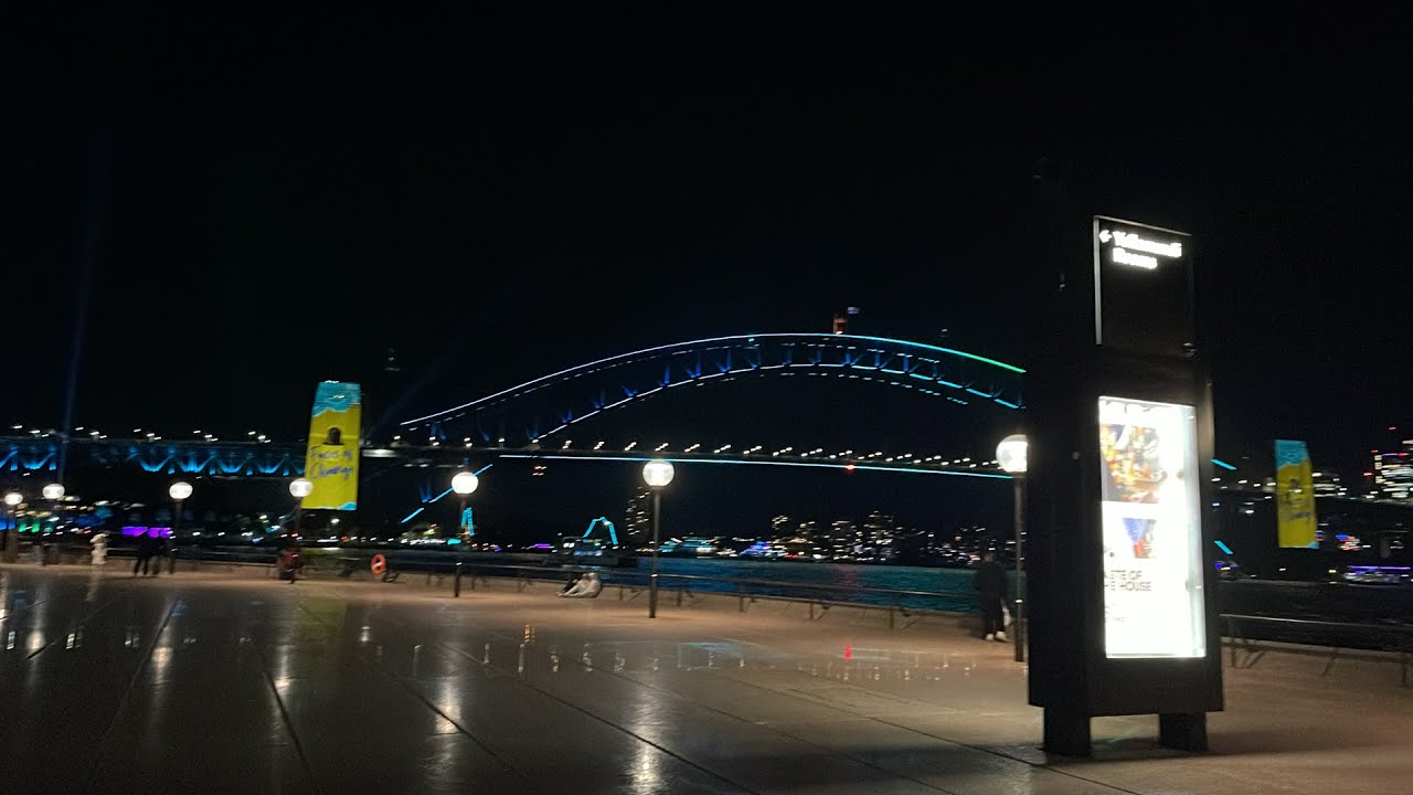 LIVE at Sydney Circular Quay at night  🏙️