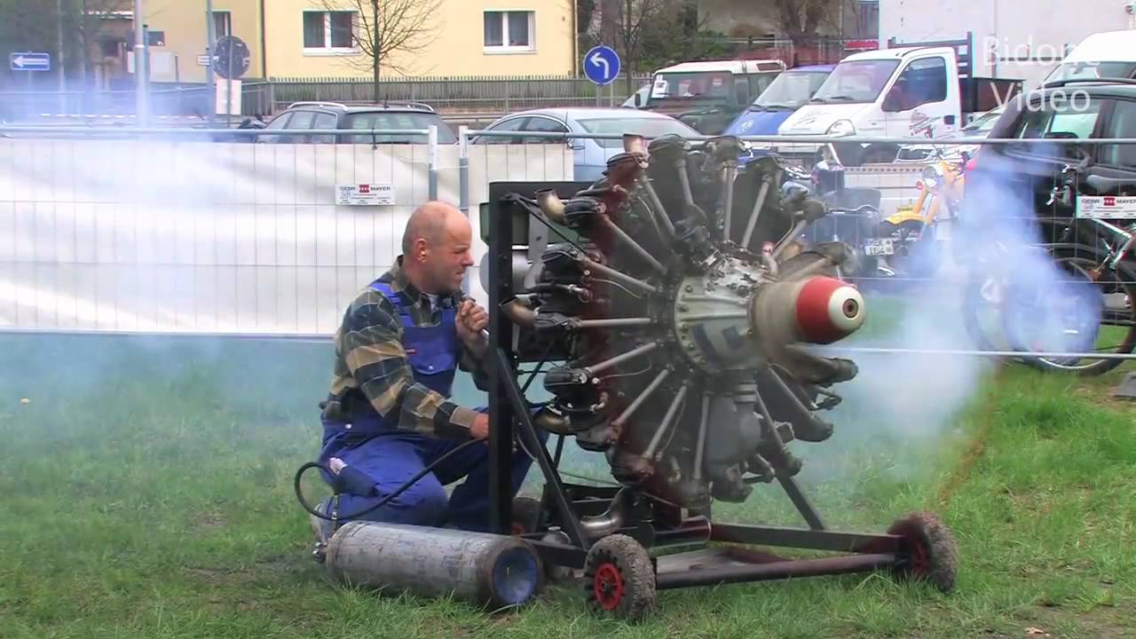 Vom Vergaser fließt das Benzin 2109