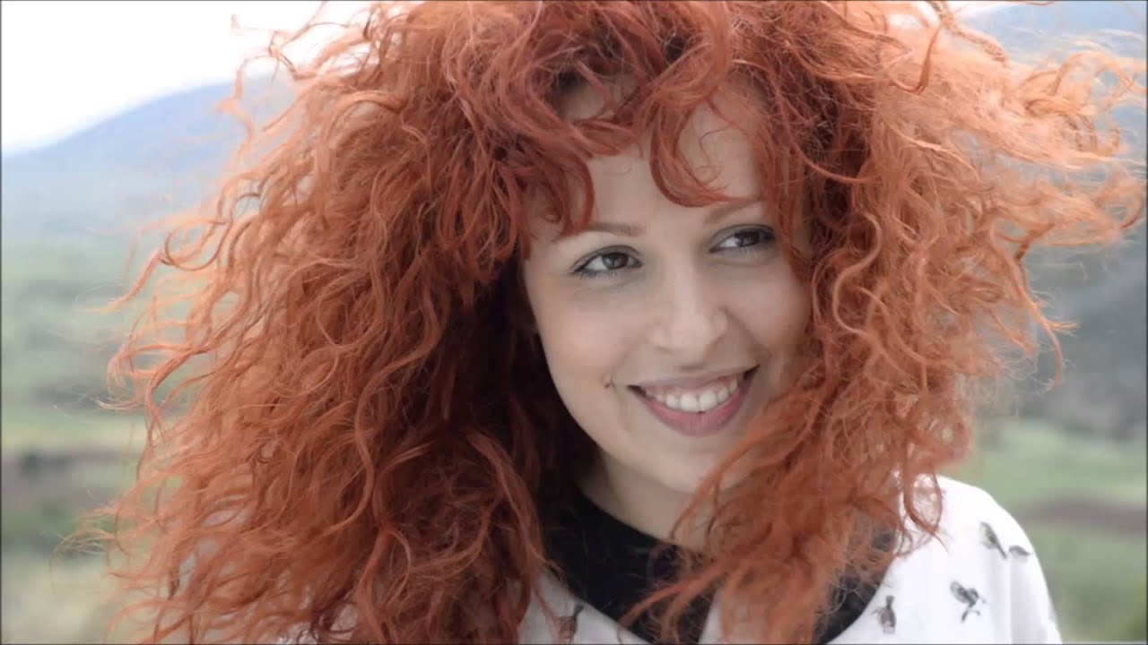 Σοφία Κουρτίδου - Στο ράφι | Sofia Kourtidou - Sto rafi - YouTube