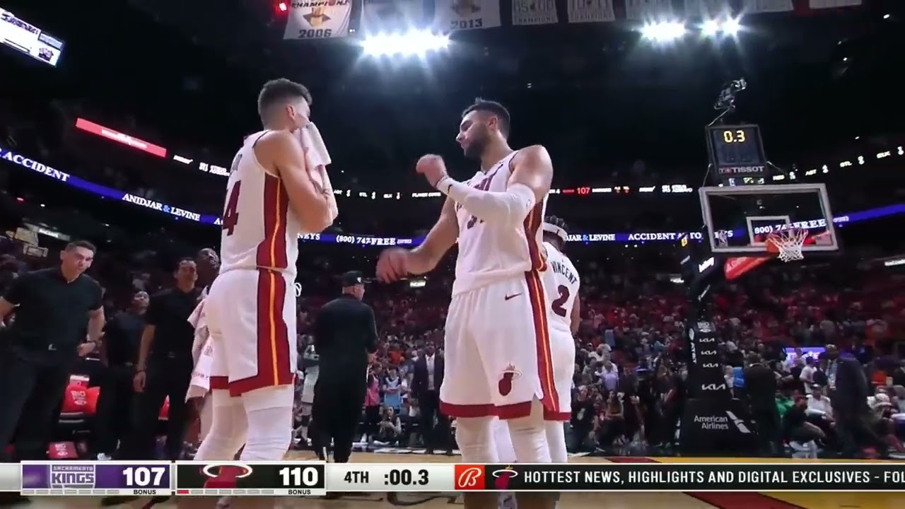 Tyler Herro hits crazy 3 point game winner vs Kings 😱