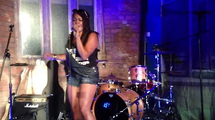 Georgina Webb performs at SiftFest