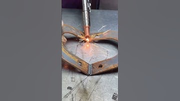 the process of cutting iron using a laser welding #shorts