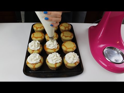 Easy American Buttercream Frosting Recipe I CHELSWEETS