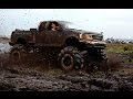 В грязи. Вездеходы по бездорожью. In the mud. ATVs off-road.