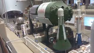 Выставочные залы Космонавтики. Ракеты и красивейшие Стенды