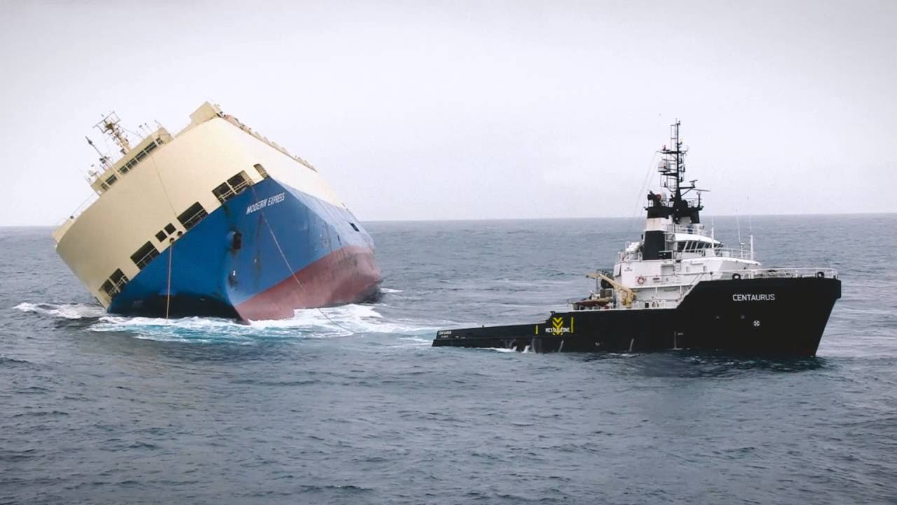 Salvage of 100 tonne fishing boat - Blackpool Salvage