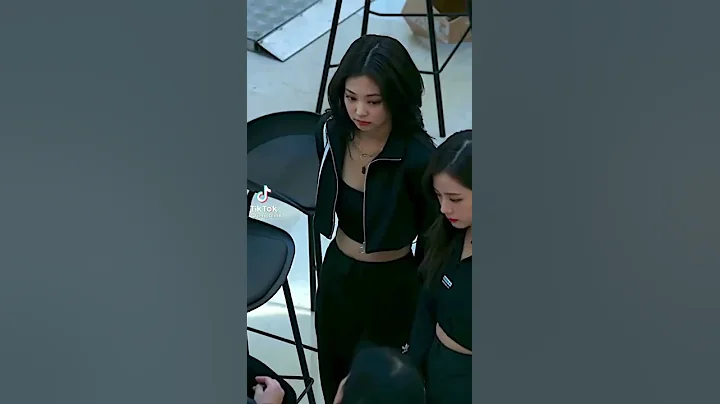 Jennie's iconic eye roll angry jennie