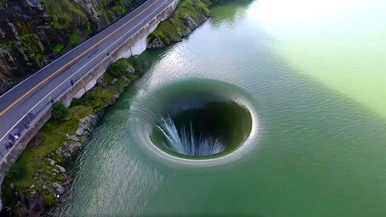 Как спускают озеро Как спускают озеро